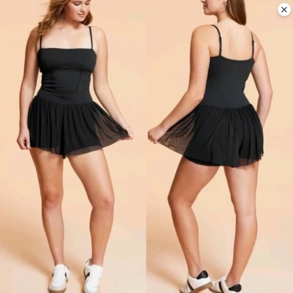 BLOGILATES Barre Active Romper Black - Picture 1 of 6